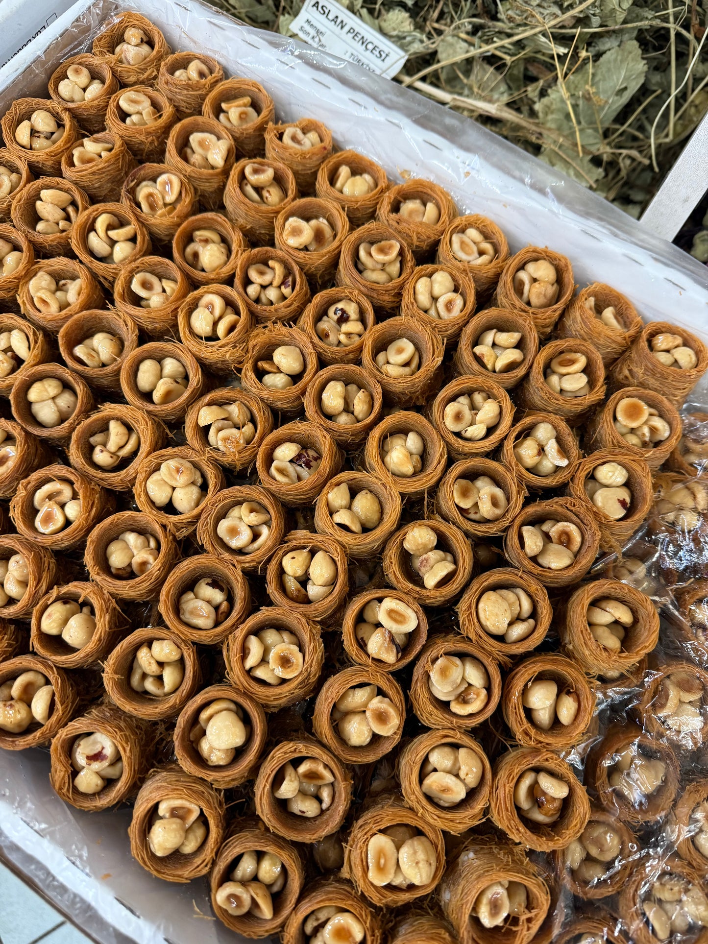 Bülbül yuvası (Halep tatlısı)